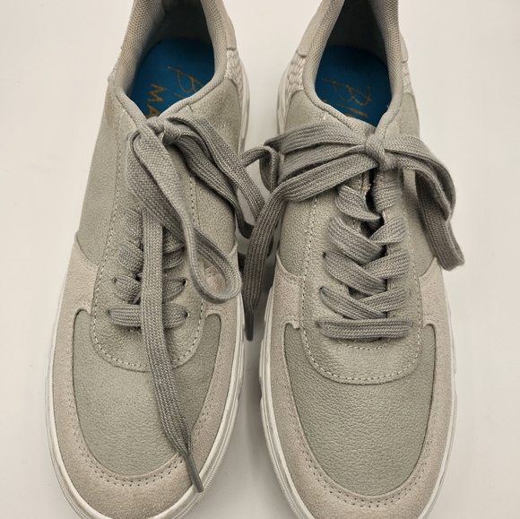 Blowfish Sneakers - Picture 1 of 8